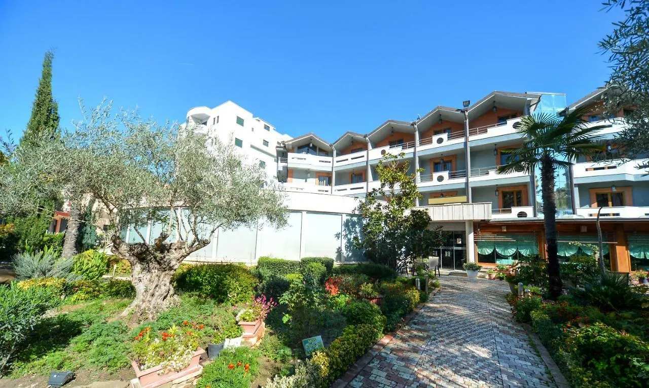 Hotel California Resort Golem  4*, Golem (Tirana) Albania